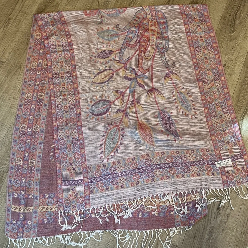 Pashmina Blend Pink Paisley Patterned Scarf